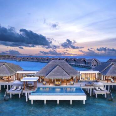 Anantara_Kihavah_2bedroom_sunset_over_water_ pool_residence_aerial_sunrise