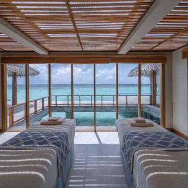 Anantara_Kihavah_2bedroom_sunset_over_water_ pool_residence_spa