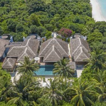 Anantara_Kihavah_Exterior_View_Four_Bedroom_Beach_Pool_Residence_Aerial