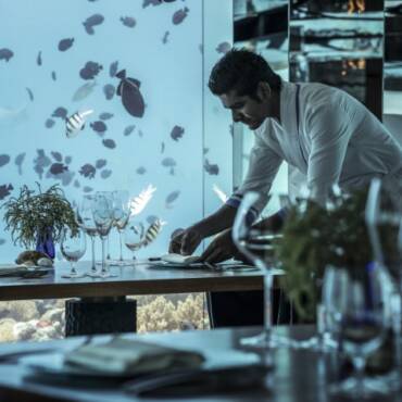 Anantara_Kihavah_Maldives_Villas_Restaurant_SEA_Underwater_Dining_Service