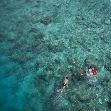 Anantara_Dhigu_Maldives_Resort_Recreation_Facility_Family_Snorkelling