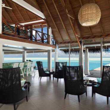 Anantara_Dhigu_Maldives_Resort_Restaurant_Aqua_Indoor_Dining