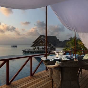 Anantara_Dhigu_Maldives_Resort_Restaurant_Dining_By_Design_Aqua_Bar