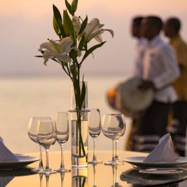 Anantara_Dhigu_Maldives_Resort_Restaurant_Dining_By_Design_Table_Detail