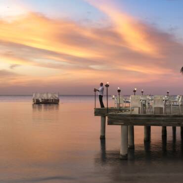 Anantara_Dhigu_Maldives_Resort_Restaurant_Sea_Fire_Salt_Deck_at_Sunset