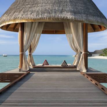 Anantara_Dhigu_Maldives_Resort_Spa_Sala_with_Lagoon_View