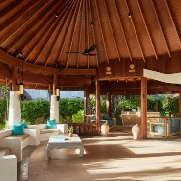 NH_Maldives_Kuda_Rah_Resort_Reception