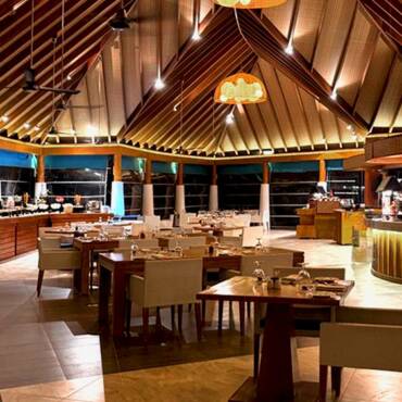 NH_Maldives_Kuda_Rah_Resort_Restaurant_Sea_Spray_03