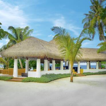 NH_Maldives_Kuda_Rah_Resort_Restautant_Ocean_by_Kuda_Rah
