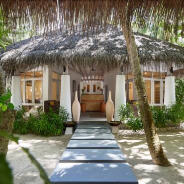 NH_Maldives_Kuda_Rah_Resort_Spa_Entry