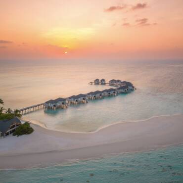 NH_Collection_Maldives_Havodda_Resort_Beach_Overwater_Villas_Sunset