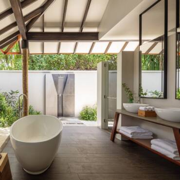 NH_Collection_Maldives_Havodda_Resort_Guest_Room_Sunrise_Beach_Pool_Villa_Bathroom