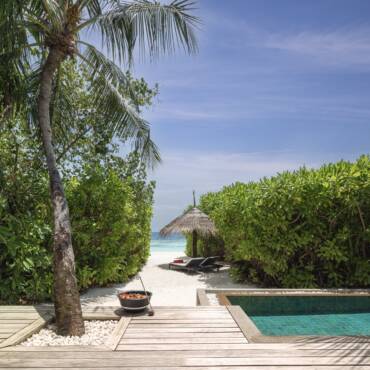 NH_Collection_Maldives_Havodda_Resort_Guest_Room_Sunrise_Beach_Pool_Villa_Terrace