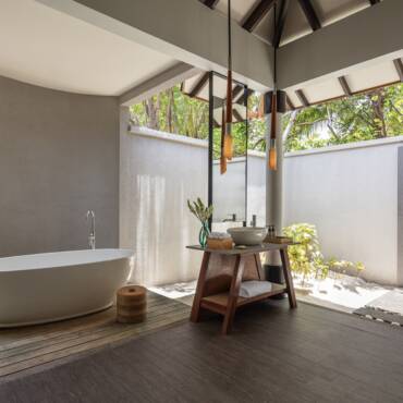 NH_Collection_Maldives_Havodda_Resort_Guest_Room_Sunset_Beach_Pool_Villa_Bathroom