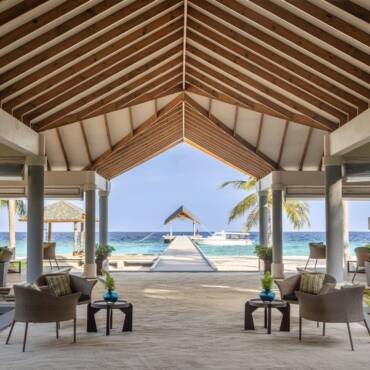 NH_Collection_Maldives_Havodda_Resort_Lobby_View_Lobby_with_Jetty