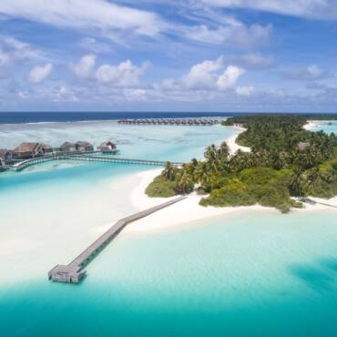 Niyama_Private_Islands_Maldives_ Exterior_view _Aerial_Chill_And_Play_Islands