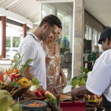 Niyama_Private_Islands_Maldives_Recreation_facility_Foodplay_Cooking_Class_Couple