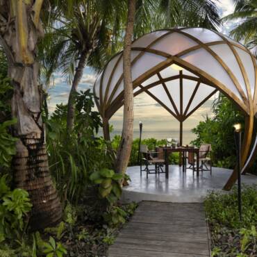 Niyama_Private_Islands_Maldives_Restaurant_Tribal_Baobab_Table