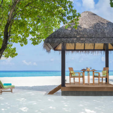 beach-pool-villa-dining-cabana-jpga9f741fa-513c-4bcb-93ee-7dad44e96979