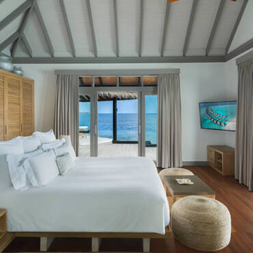ja_manafaru_accomodation_ocean-residence_bedroom_2024-jpg9f299c74-4caf-40db-8f1c-bcea39865560