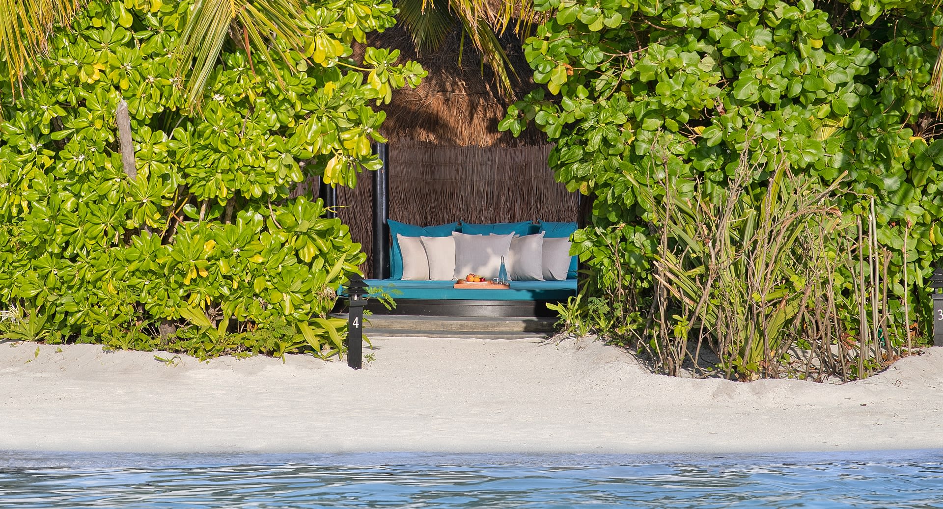 naladhu_private_island_maldives_beach_cabana_2