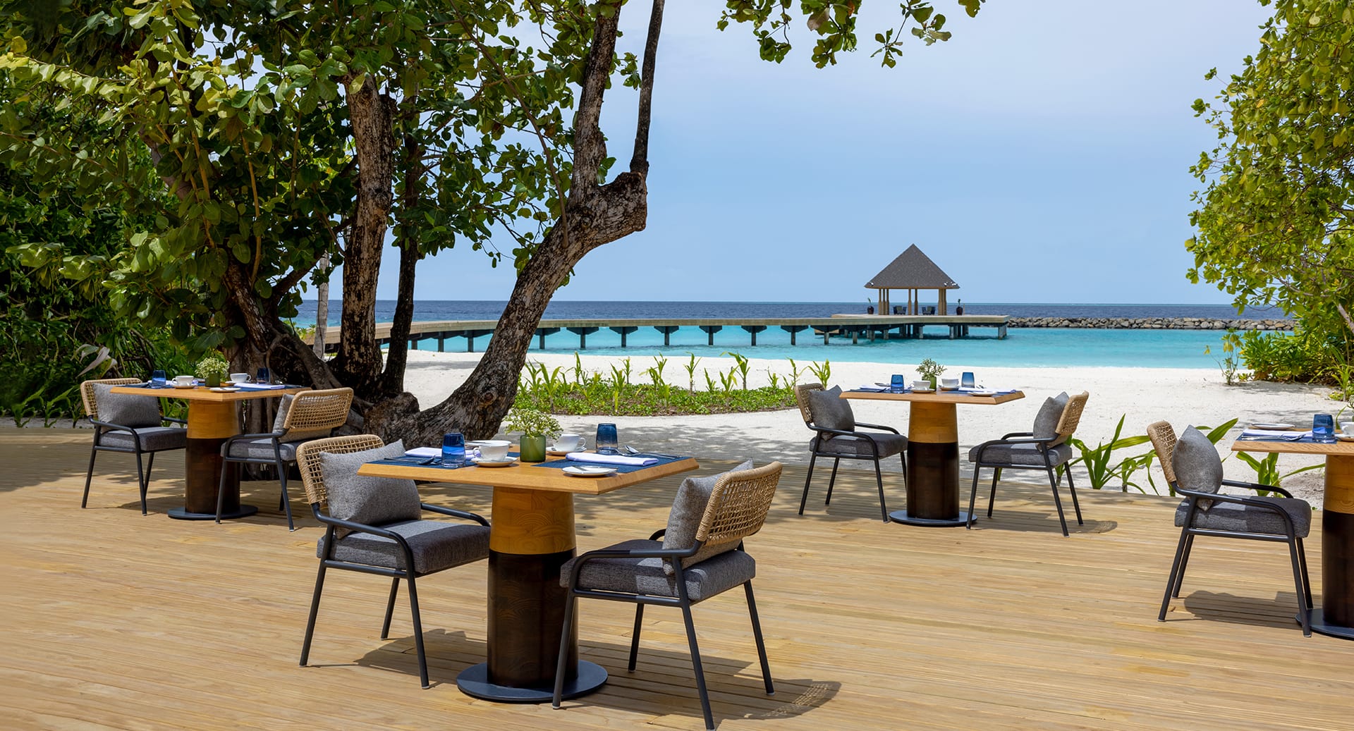 vfar_ocean_terrace_deck_1920x1037