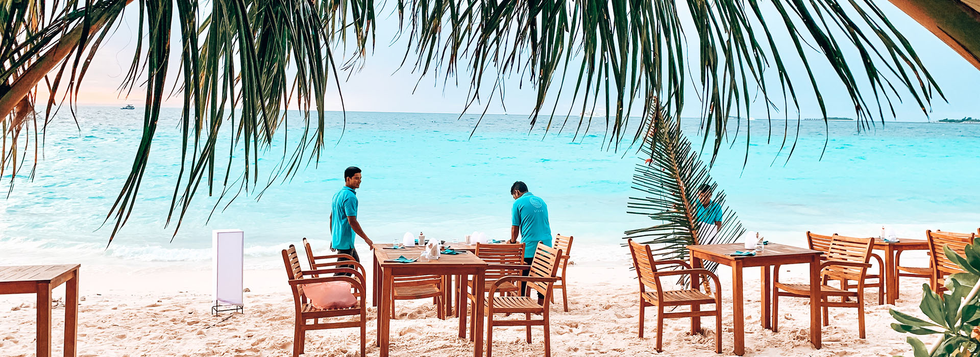 0018_Hotel-Restaurant-beach-dinner