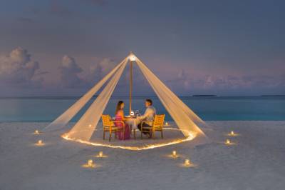 love-on-the-beach-(1)-(1)-jpg