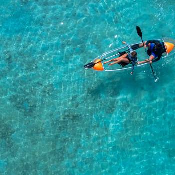 nh_maldives_kuda_rah_resort_16_glass_kanoe_1920x1037