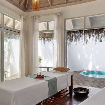 nh_maldives_kuda_rah_resort_spa_treatment_room_1920x1037_3